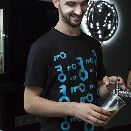 بيت شباب بلس فلورانس *