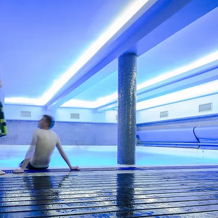 بيت شباب بلس فلورانس