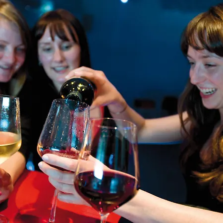 بيت شباب بلس فلورانس