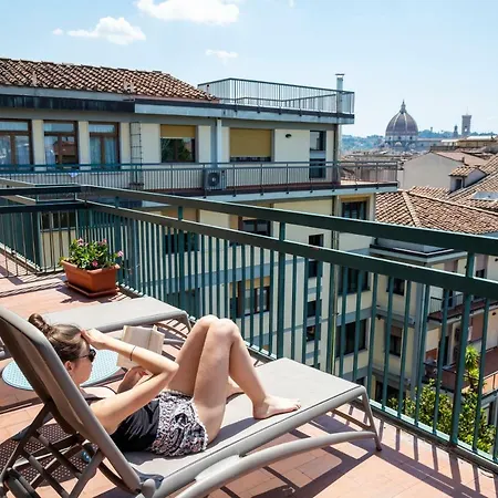 بيت شباب بلس فلورانس *